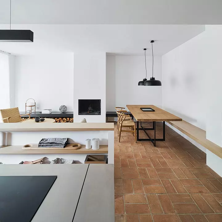 Modernes Feng Shui Wohnzimmer mit Holzmöbeln